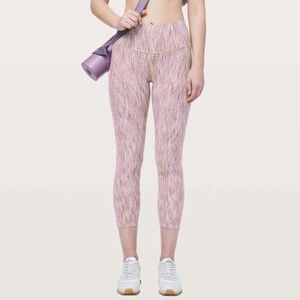 Lululemon Wunder Under High-Rise 7/8 Tight Luon in Arrow Jacquard Size 6